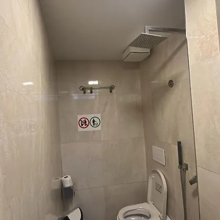 Otel Downtown Economy Tiran