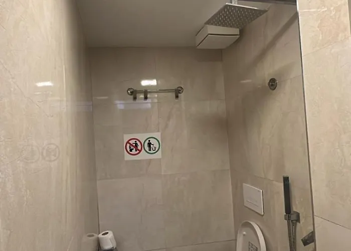 Hotel Downtown Economy Tirana